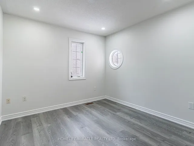 Additional image 33 of 76 Fallstar Cres