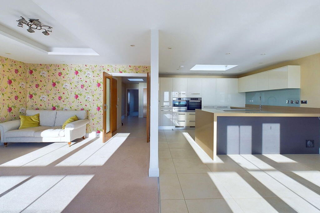 Additional image 3 of Marine Parade, Worthing, BN11 3FE