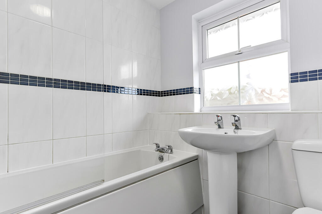 Additional image 11 of Twin Oaks Close, Broadstone