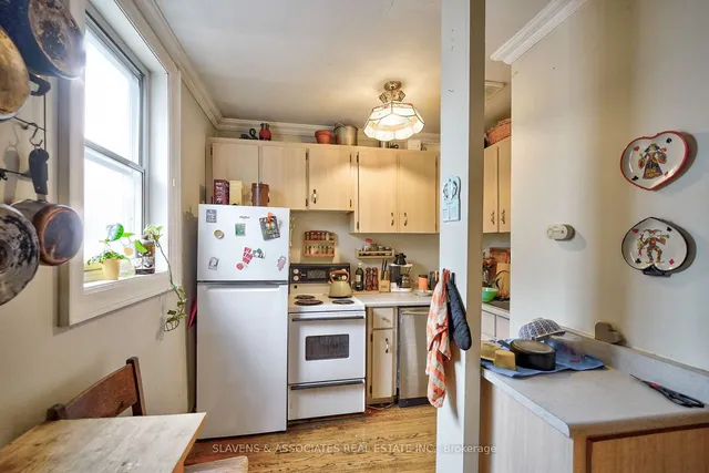 Additional image 13 of 557 Markham St