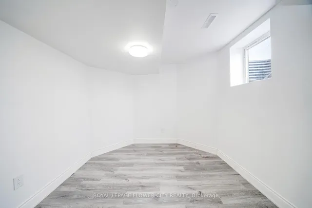 Additional image 38 of 1 Bayridge Dr