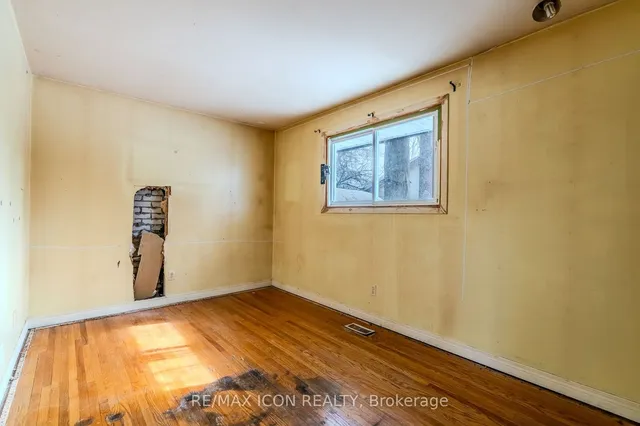 Additional image 12 of 263 Fergus Ave