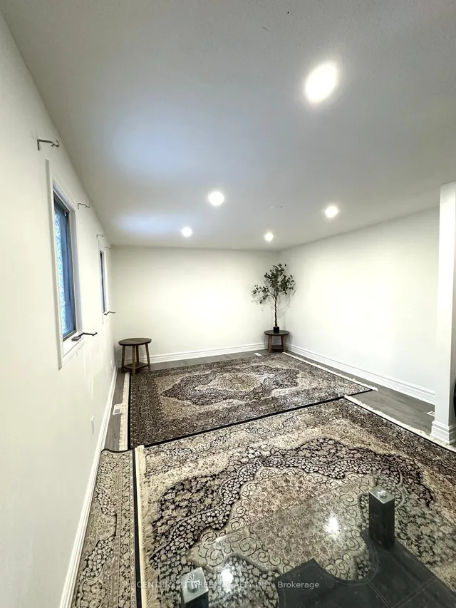 Additional image 7 of 864 Laurier Ave