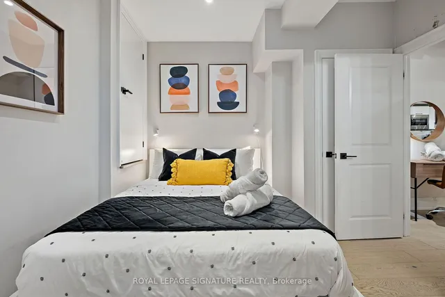 Additional image 9 of 1646 Dupont St