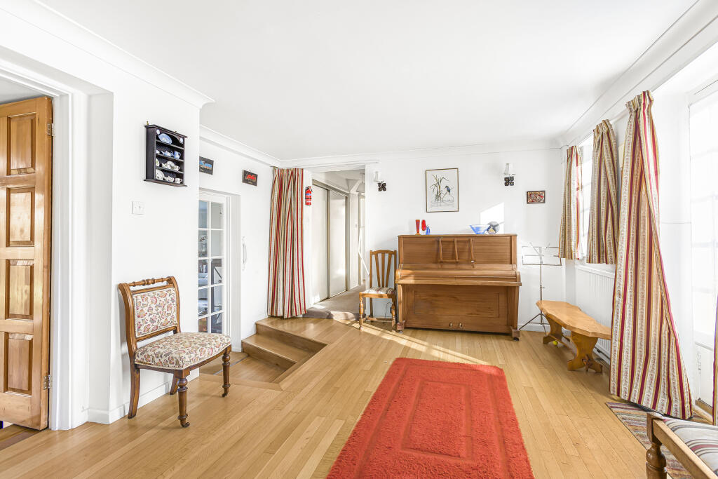 Additional image 8 of Elm Gardens, Welwyn Garden City, Hertfordshire, AL8