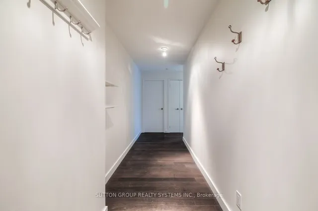 Additional image 18 of 111 Bathurst St Unit 523