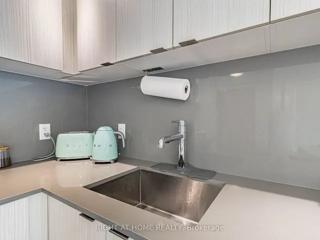 Additional image 19 of 10 Eva Rd Unit 1401