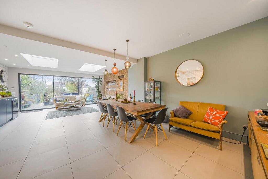 Additional image 10 of Wellhouse Road, Beckenham