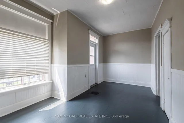 Additional image 17 of 194 Wellington St