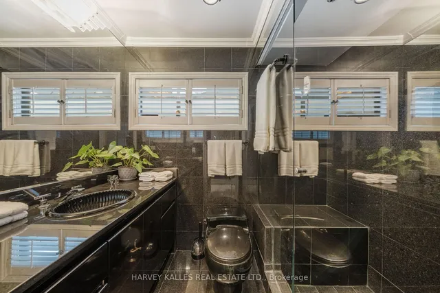 Additional image 26 of 46 CLARENDON Ave