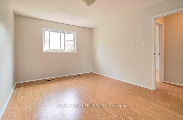 Additional image 10 of 122 Centre St