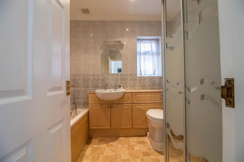 Additional image 9 of Leeway Avenue Great Shelford Cambridge