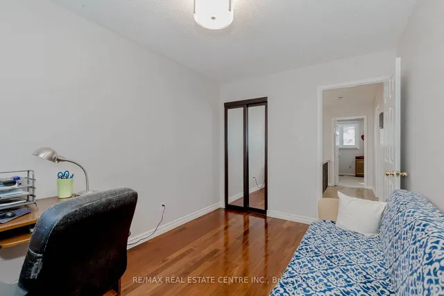 Additional image 34 of 4155 Dursley Cres