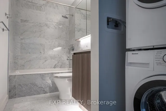 17 Bathurst St Unit 3103 photo 5