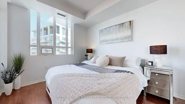 Additional image 19 of 125 Western Battery Rd Unit 2302