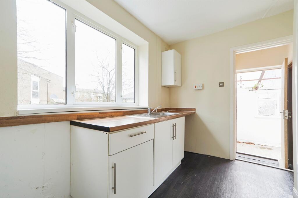 Additional image 6 of Malham Avenue, Bradford