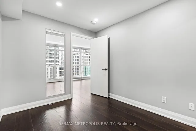 Additional image 23 of 209 Fort York Blvd Unit 678