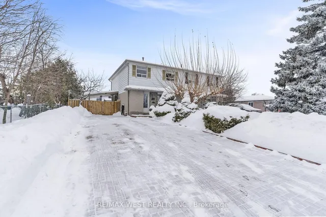 10 Greenwood Cres