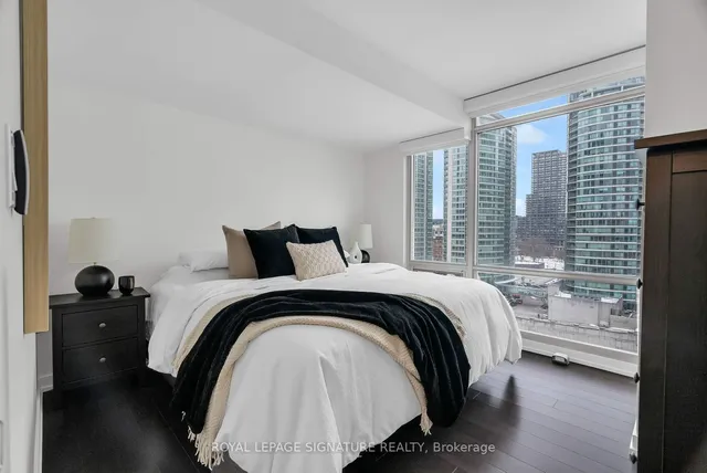 Additional image 15 of 81 Navy Wharf Crt Unit 1212