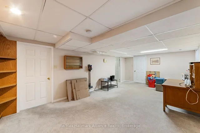 Additional image 31 of 416 Freeman Cres