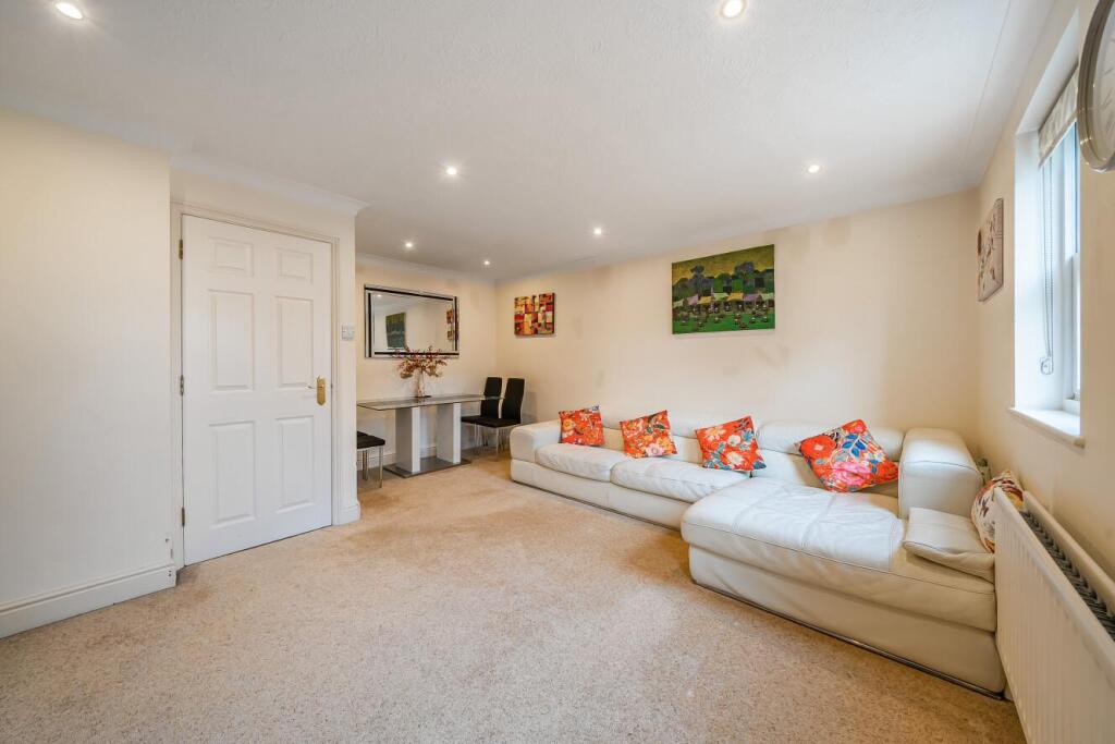 Additional image 8 of Vicarage Drive, Beckenham