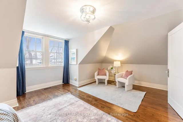 Additional image 35 of 118 Strathallan Blvd