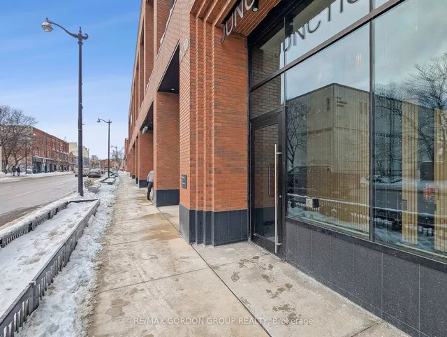 Additional image 4 of 2720 Dundas St Unit 423