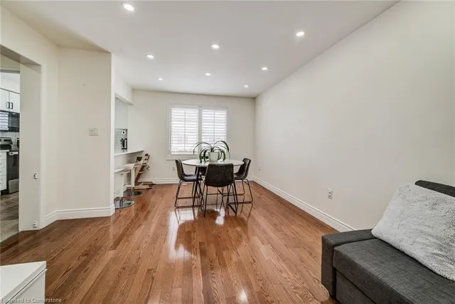Additional image 30 of 599 Speyer Cir