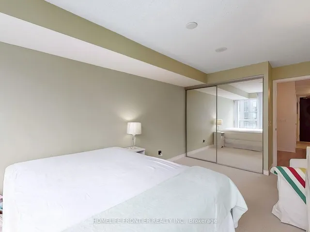 Additional image 17 of 30 Grand Trunk Cres Unit 1812