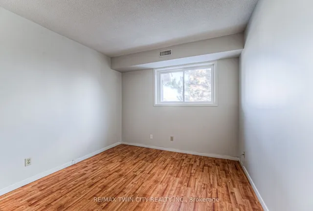 Additional image 21 of 3085 Kingsway Dr Unit 44