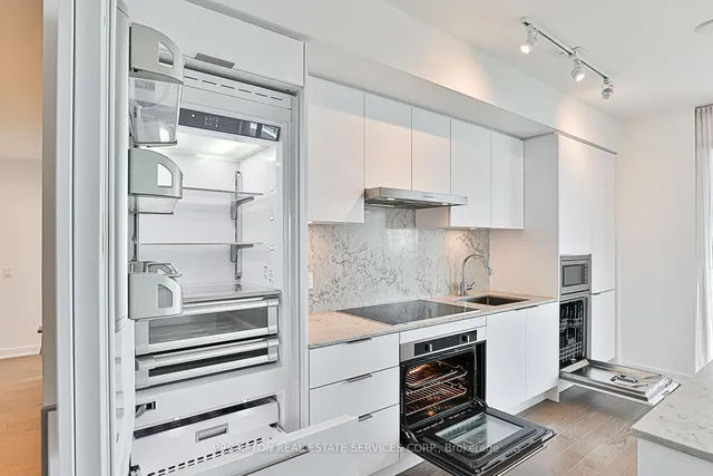 Additional image 6 of 20 Lombard St Unit 3902