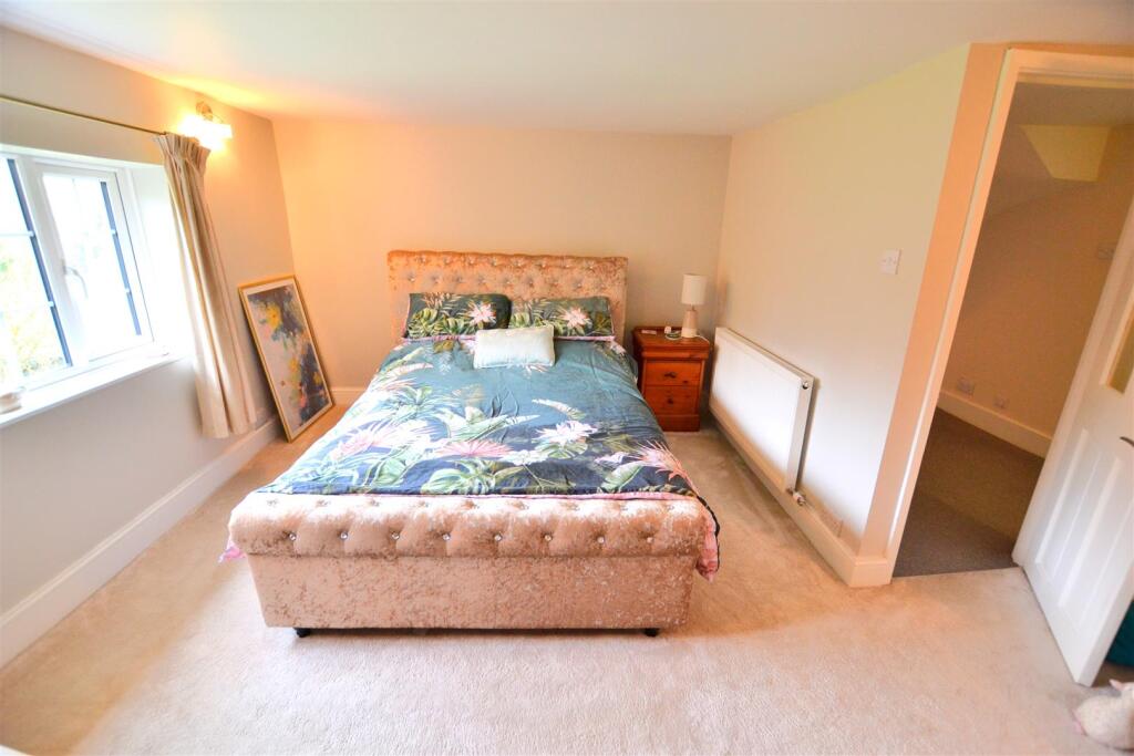 Additional image 36 of Woodside Green, Will Hill, Essendon