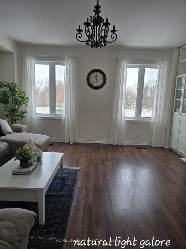 Additional image 13 of 8 Kayak Hts