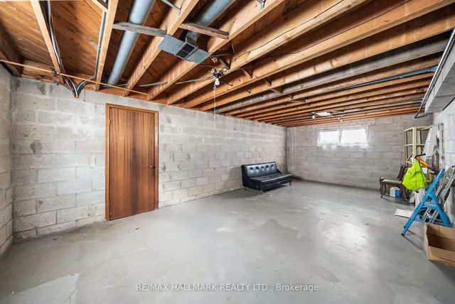 Additional image 24 of 37 Madawaska Ave