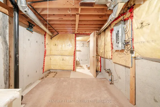 Additional image 35 of 6171 Rowers Cres