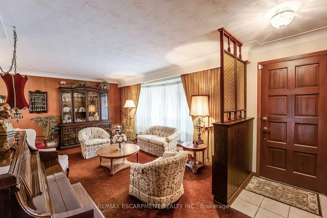 Additional image 3 of 251 Tottenham Rd