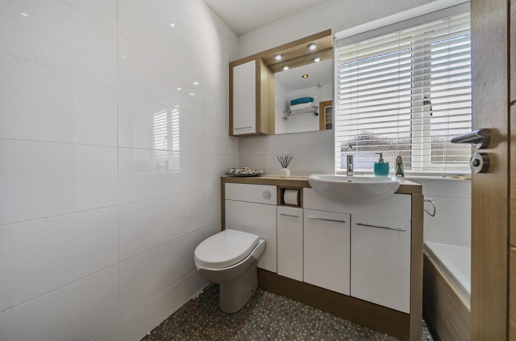 Additional image 14 of Peplins Way, Brookmans Park, Hatfield