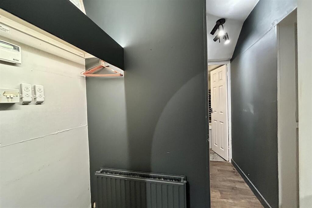 Additional image 10 of Prime Retail/Salon Space in Clevedon’s Victorian Hill Road