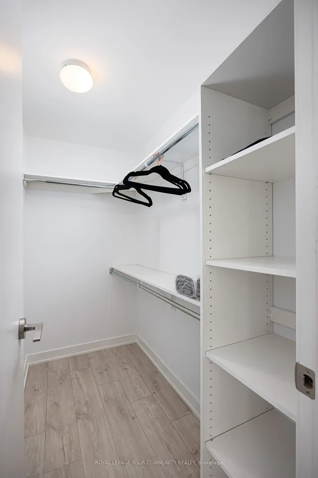 Additional image 17 of 27 Bathurst St Unit 517W