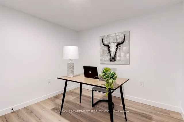 Additional image 25 of 5470 Randolph Cres