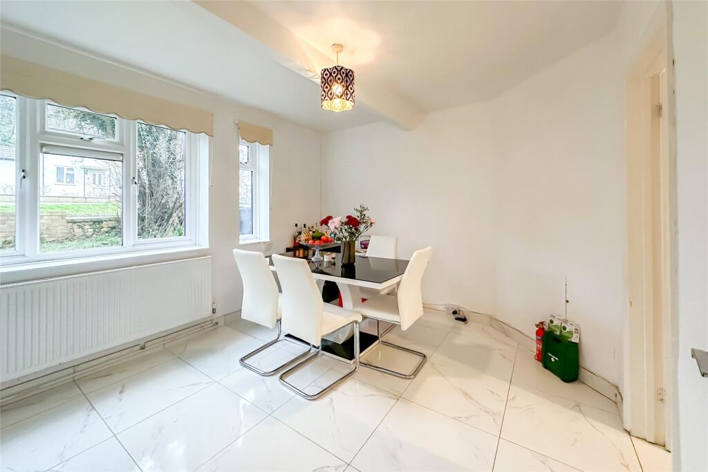 Additional image 17 of Roundfield Avenue, Harpenden, Hertfordshire, AL5