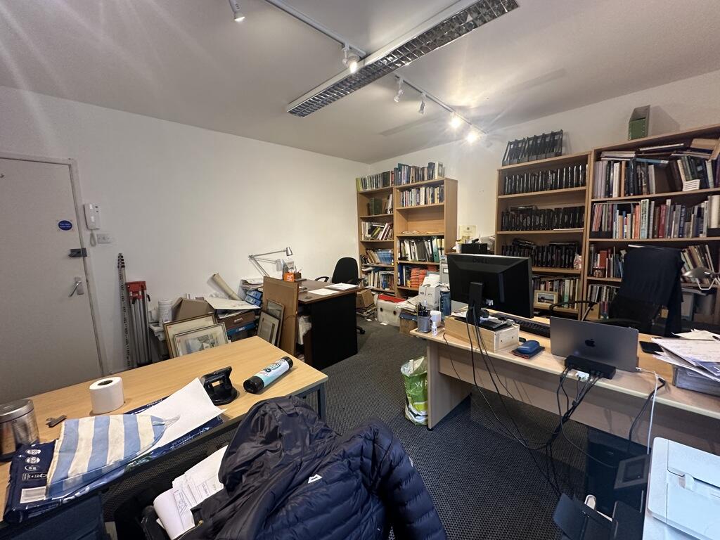 Additional image 6 of Room 5 Dorset House, 5 Church Street, Wimborne, Dorset, BH21 1JH