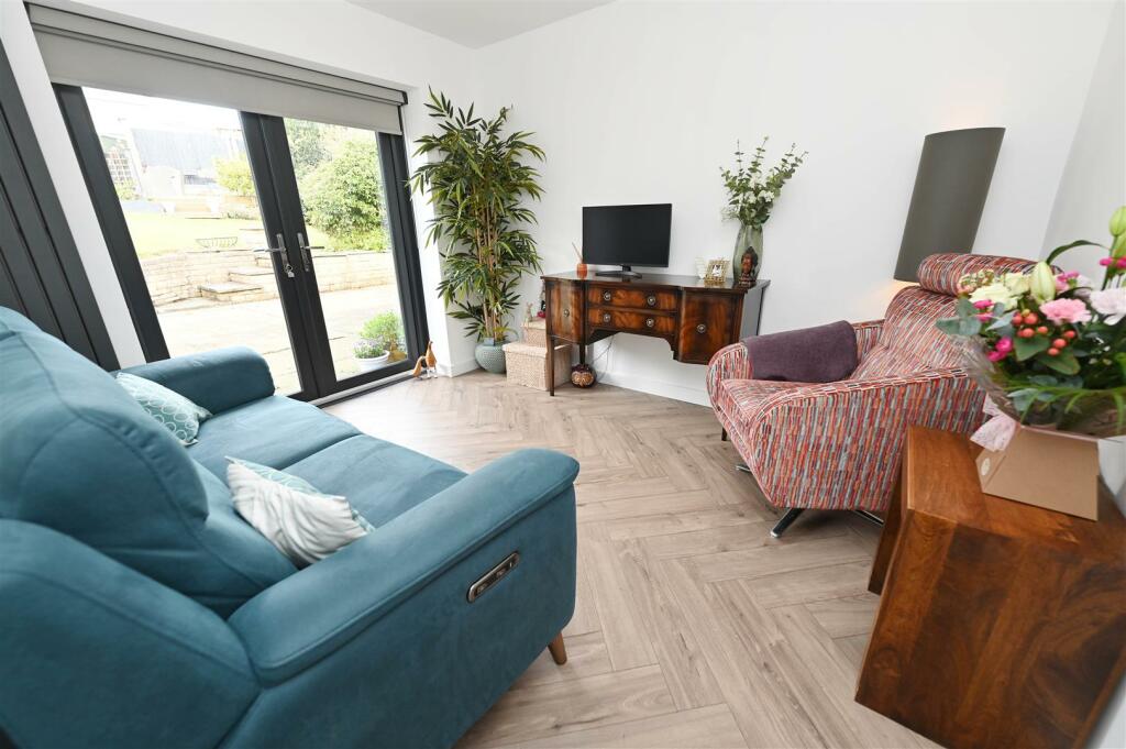 Additional image 6 of Ronaldshay Close, Richmond