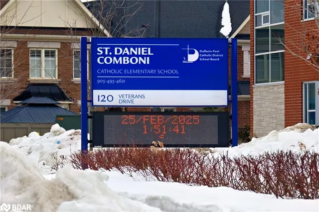 Additional image 39 of 200 Veterans Dr Unit 25