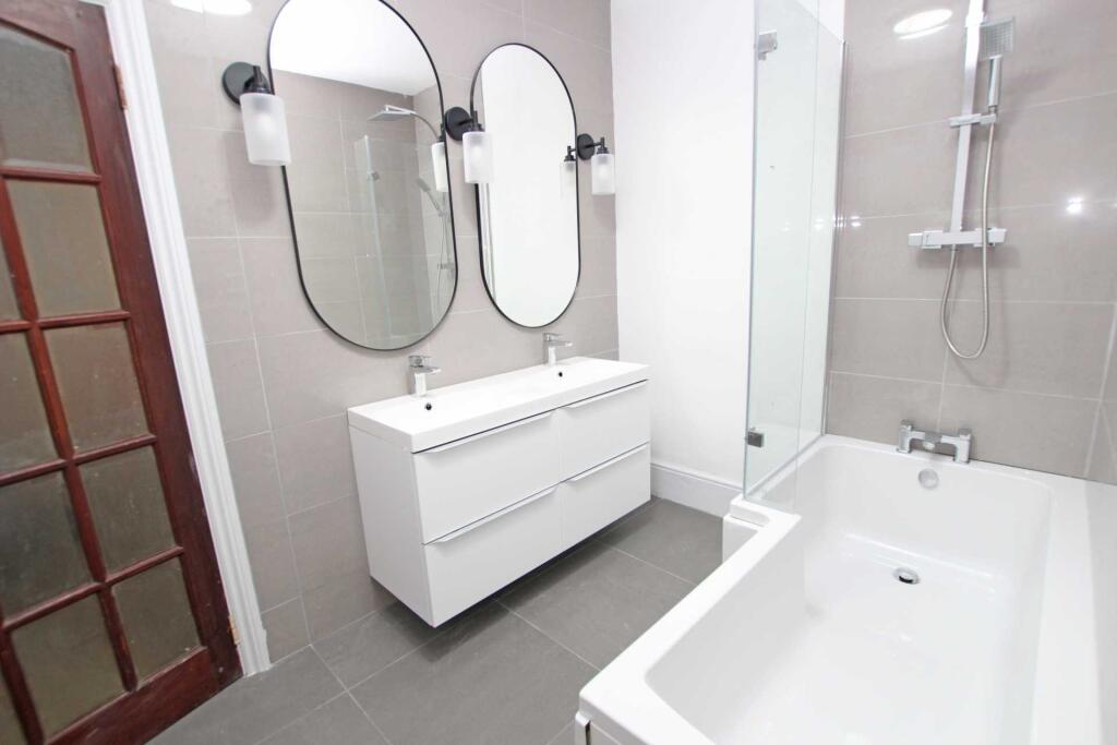 Additional image 5 of Devonshire Place, Eastbourne, BN21 4AD