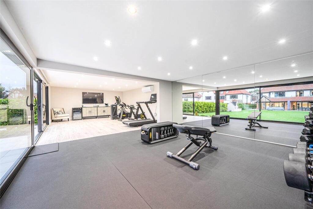 Additional image 47 of Meadow Way, Farnborough Park