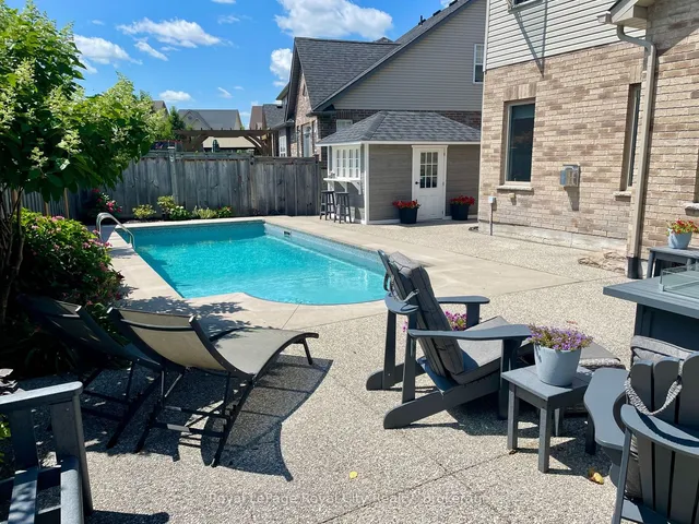 Additional image 37 of 213 Tremaine Cres