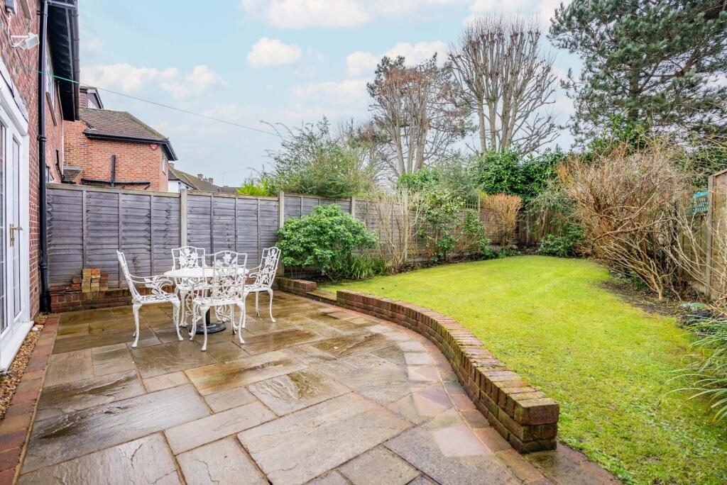 Additional image 10 of Carisbrooke Road, Harpenden, Hertfordshire, AL5