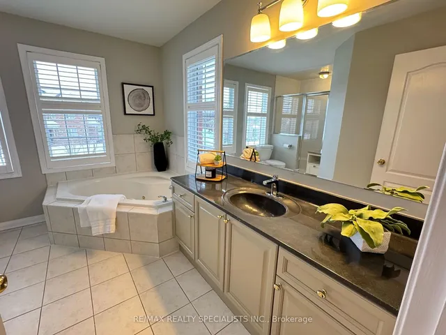 Additional image 20 of 5926 Whitehorn Ave