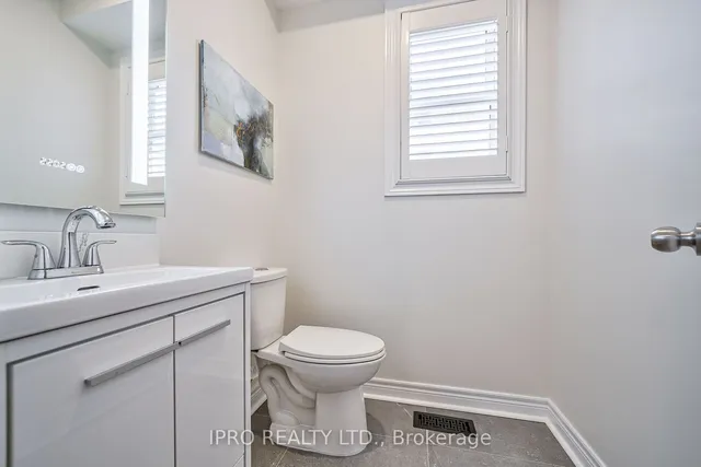 Additional image 36 of 310 Aylesworth Ave